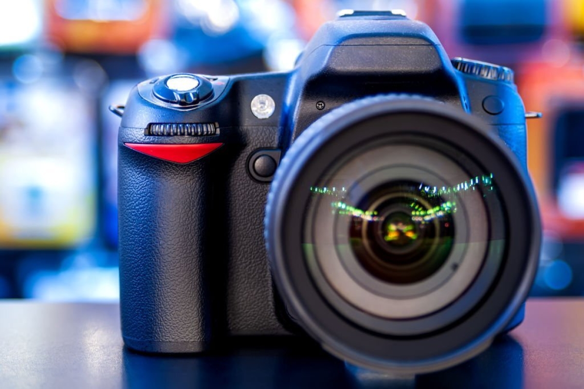 What is disadvantage of digital camera
